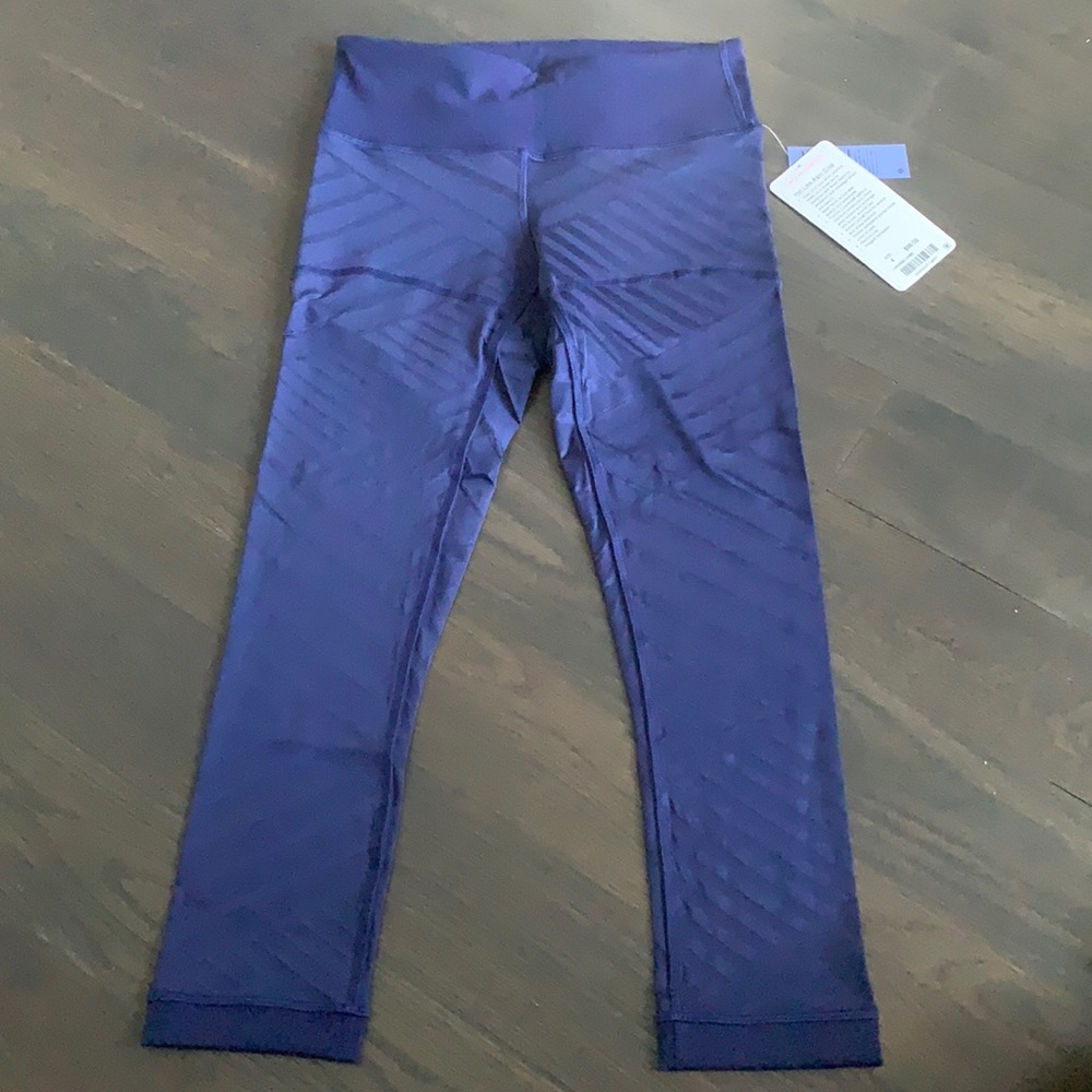 Lululemon Hot Like Agni Crop 4 NWT